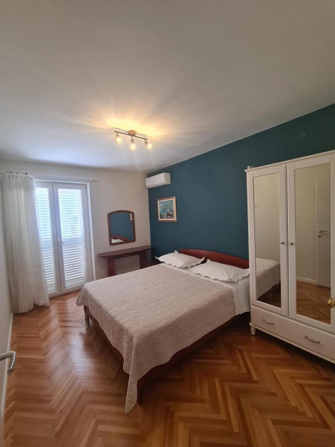 Apartment Nena & Petar Makarska Esterno foto