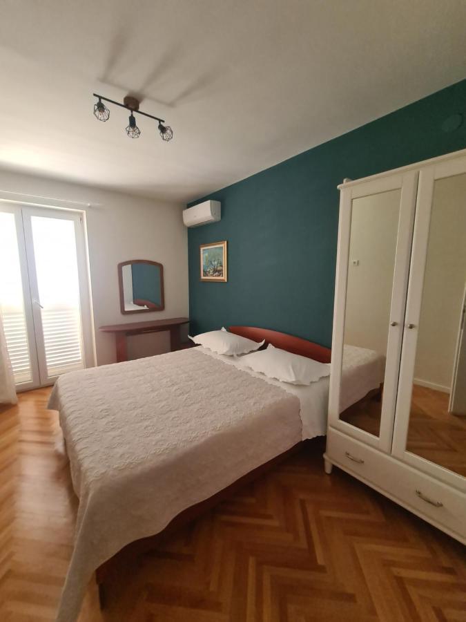 Apartment Nena & Petar Makarska Esterno foto