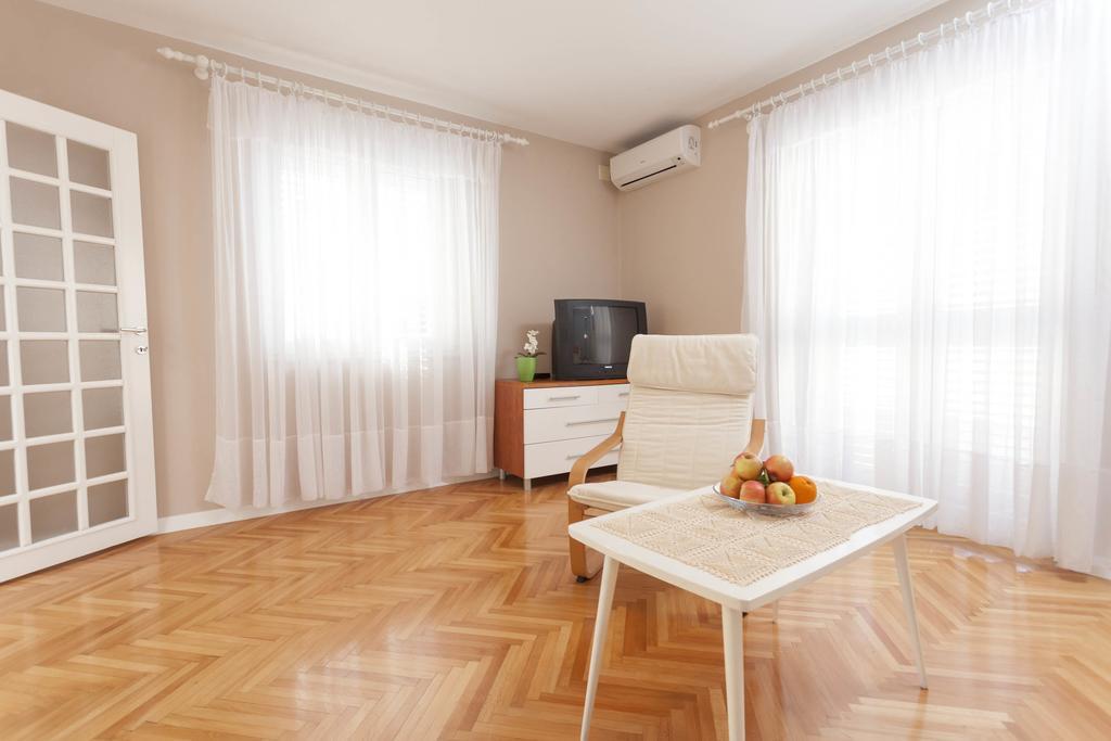 Apartment Nena & Petar Makarska Esterno foto