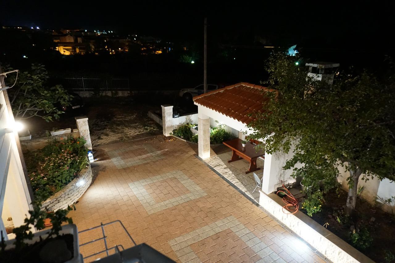 Apartment Nena & Petar Makarska Esterno foto